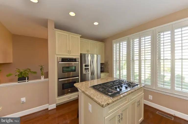 SHIRLINGTON CREST - Residential Lease