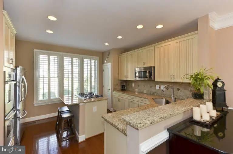 SHIRLINGTON CREST - Residential Lease