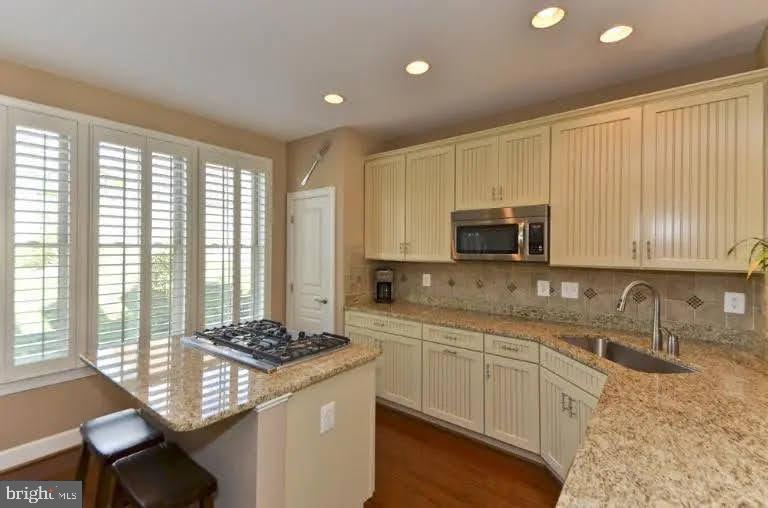 SHIRLINGTON CREST - Residential Lease