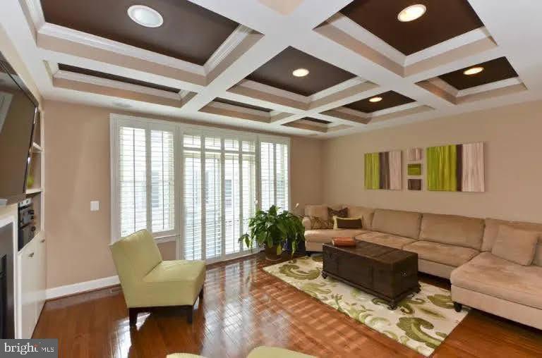 SHIRLINGTON CREST - Residential Lease