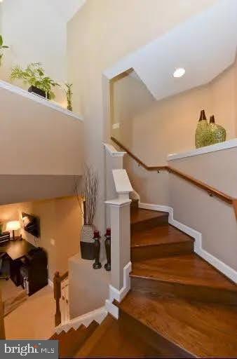 SHIRLINGTON CREST - Residential Lease