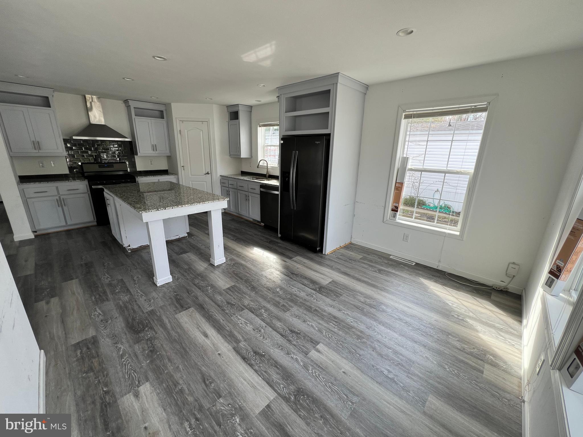 BOONE'S MOBILE ESTATES - Residential