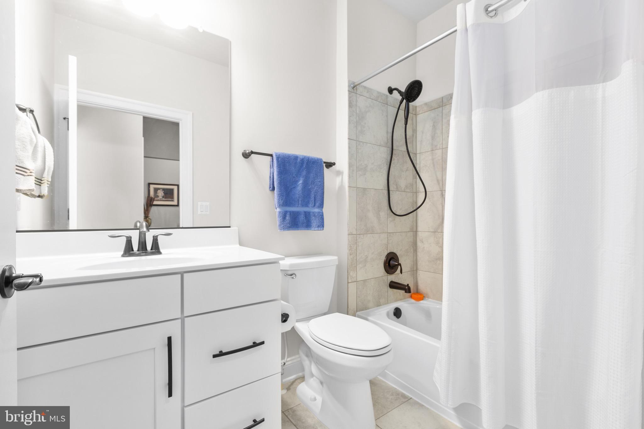 VIRGINIA HERITAGE AT LEE'S PARK - Residential