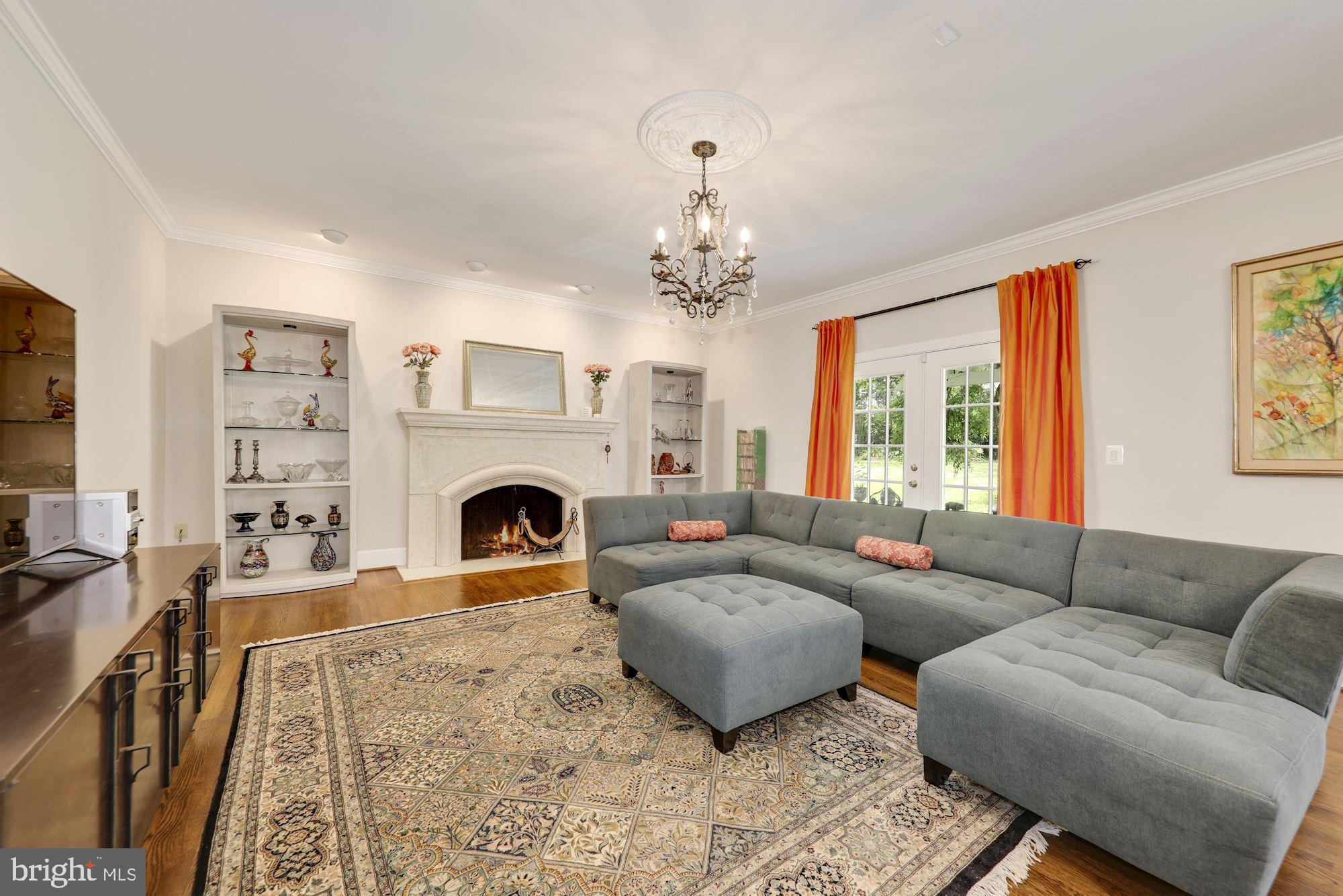 POTOMAC OUTSIDE - Residential