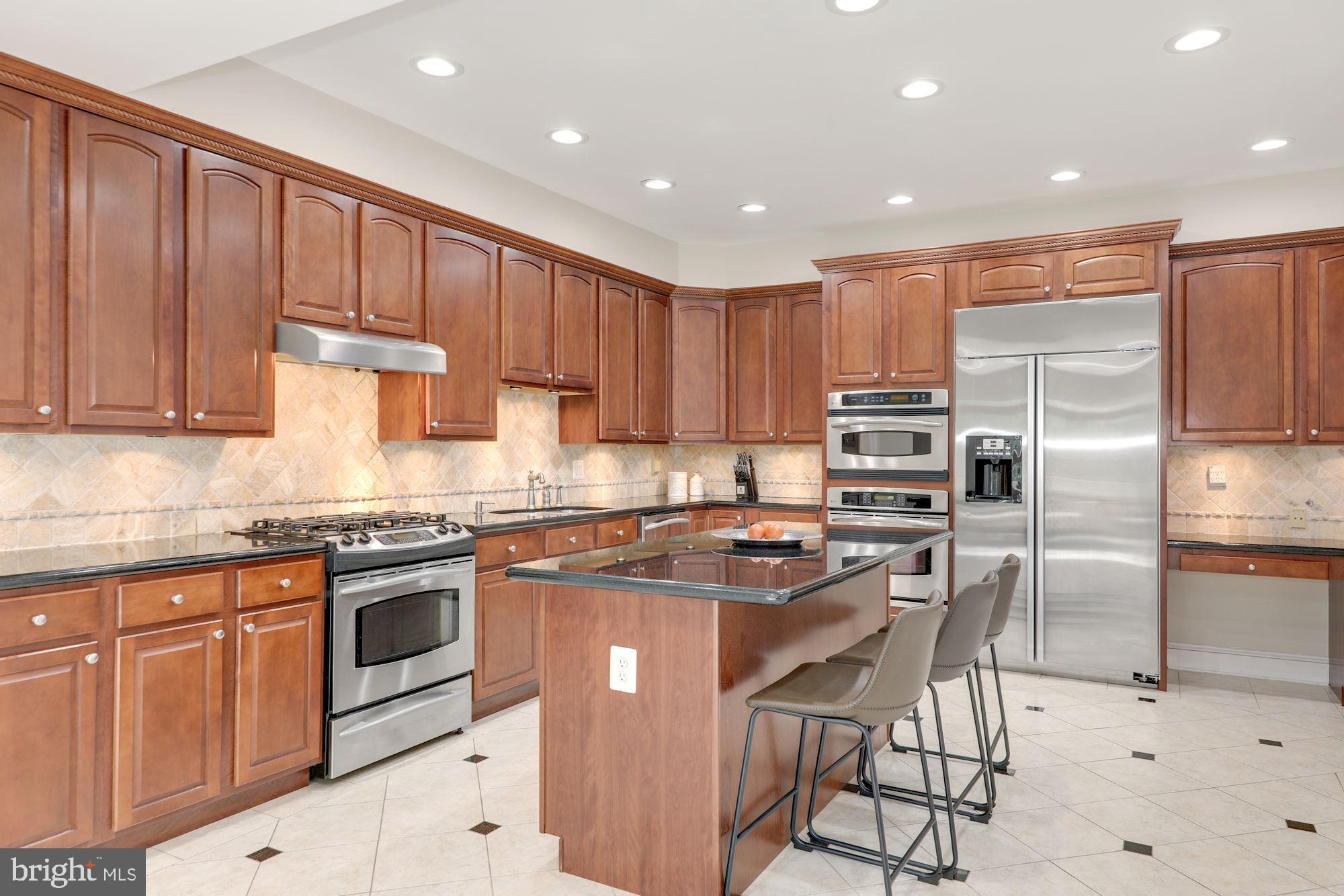 POTOMAC OUTSIDE - Residential