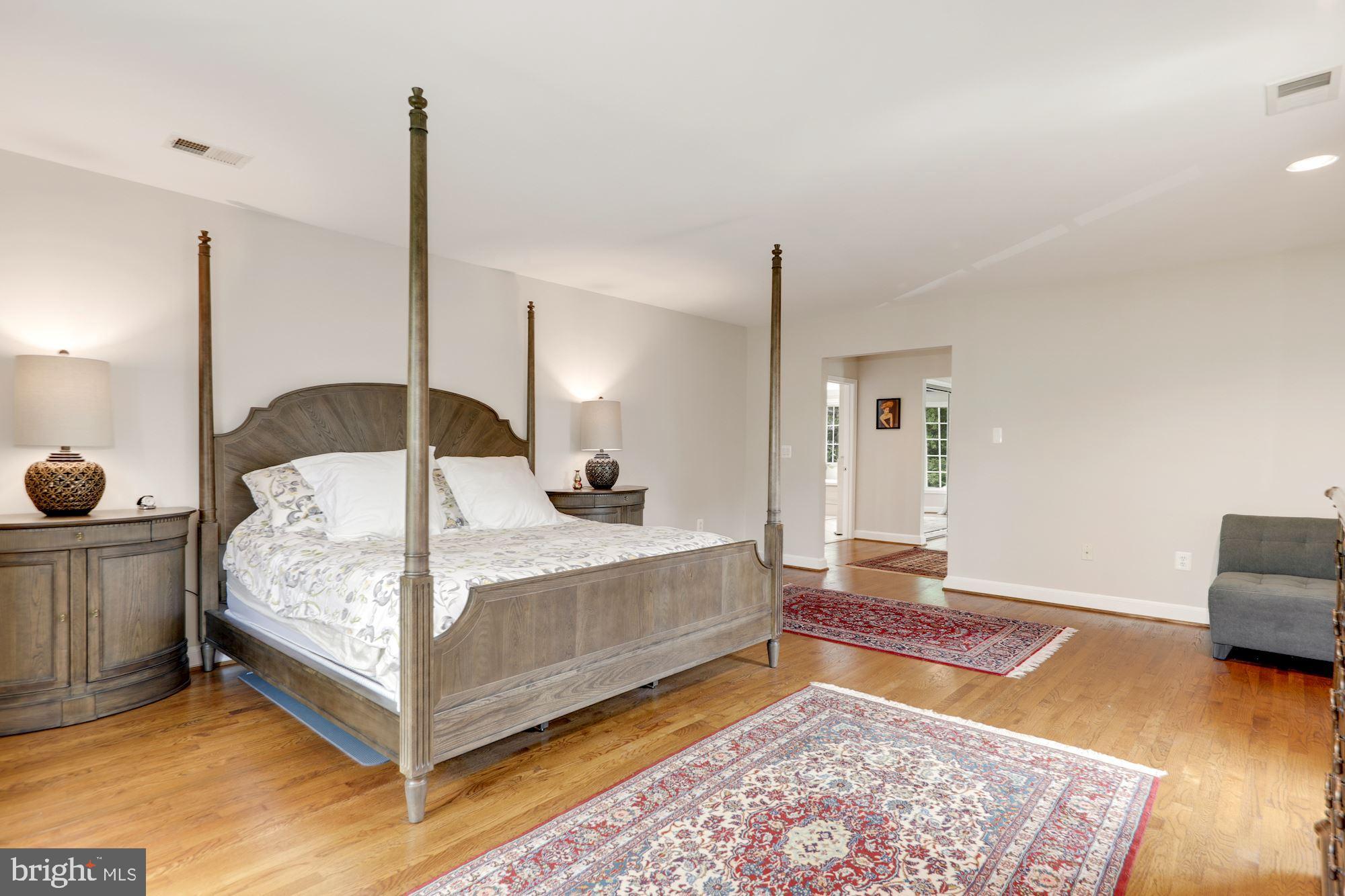 POTOMAC OUTSIDE - Residential