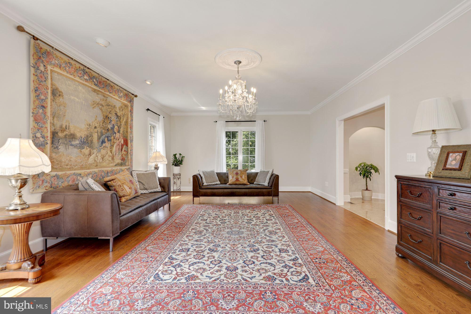 POTOMAC OUTSIDE - Residential