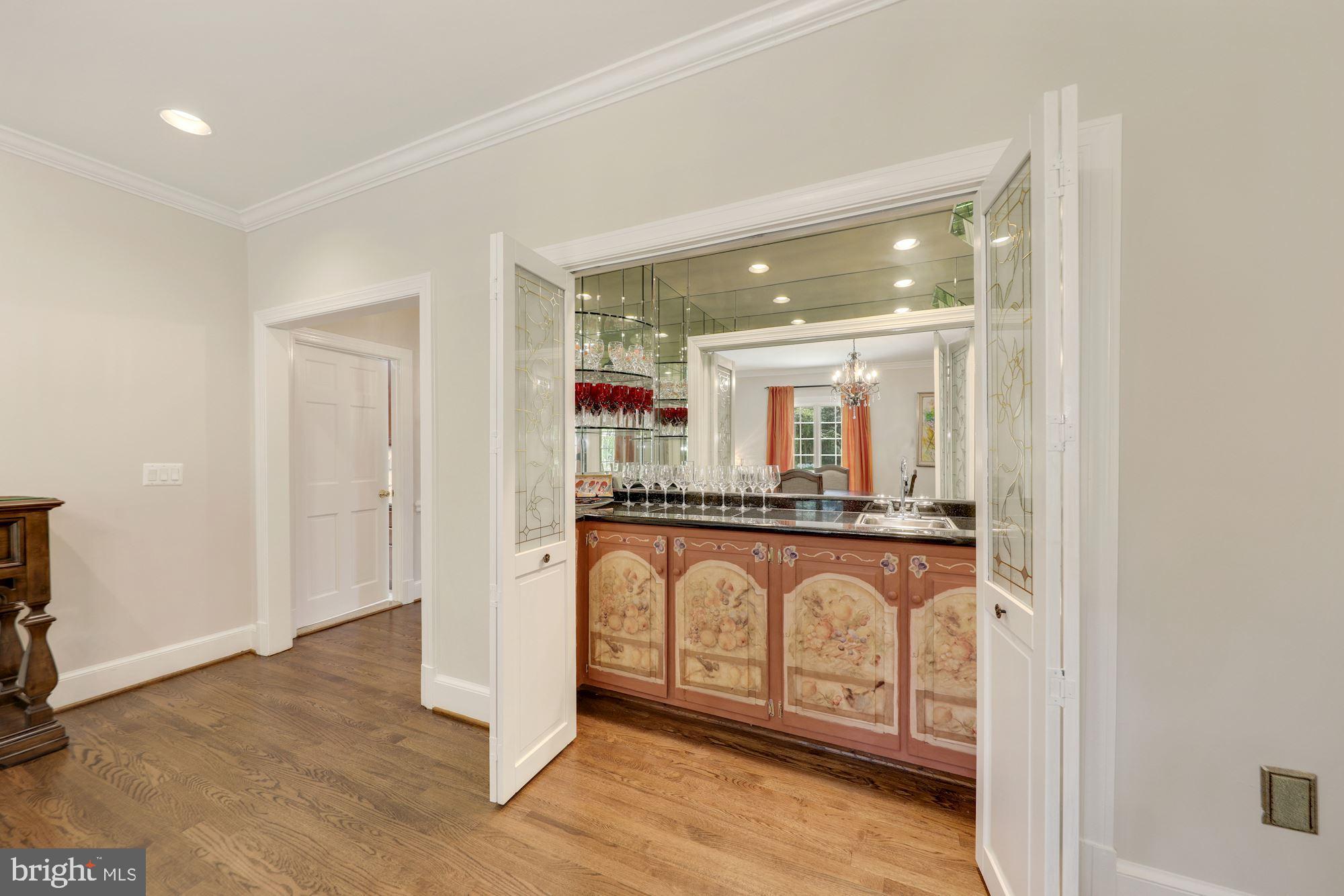 POTOMAC OUTSIDE - Residential