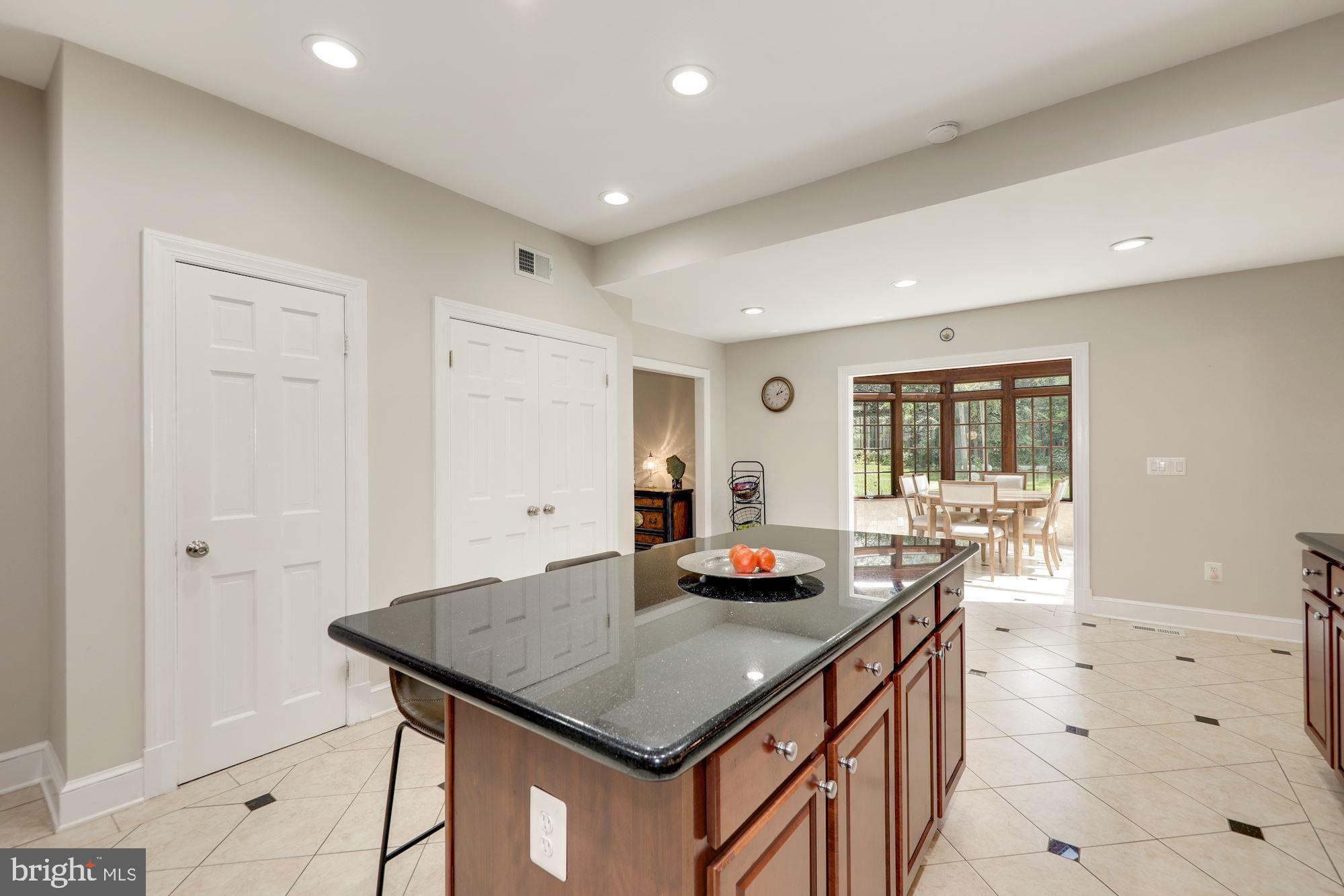 POTOMAC OUTSIDE - Residential