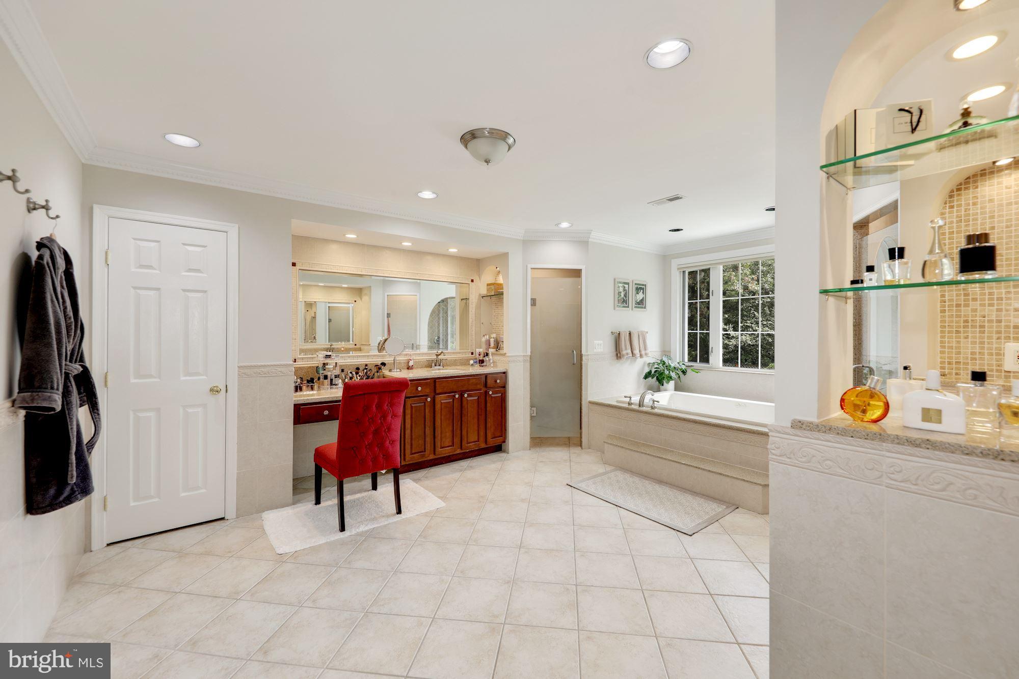 POTOMAC OUTSIDE - Residential