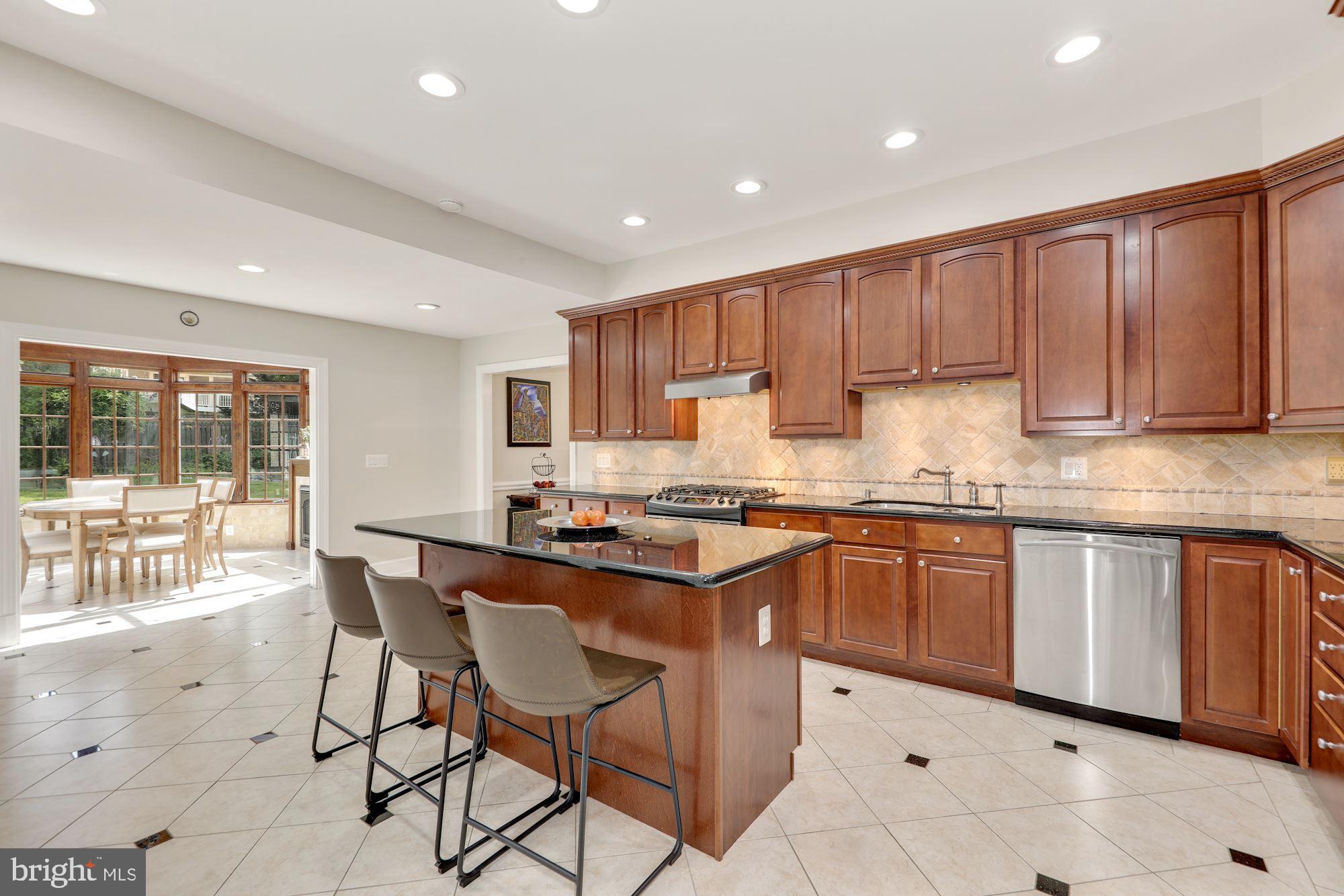 POTOMAC OUTSIDE - Residential