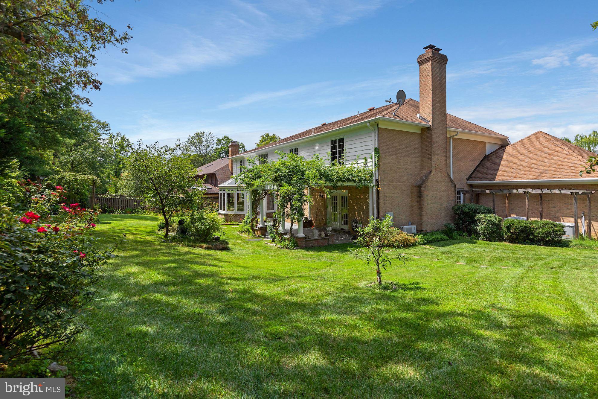 POTOMAC OUTSIDE - Residential