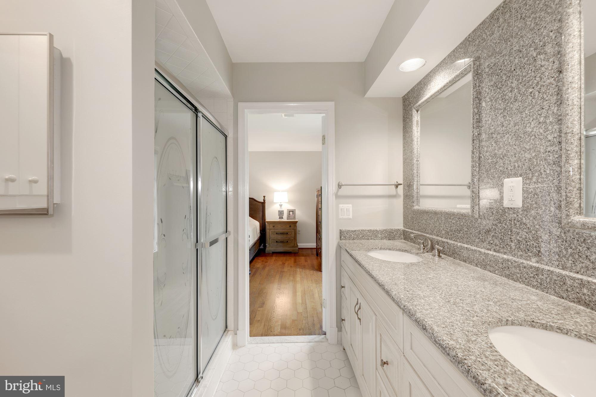 POTOMAC OUTSIDE - Residential