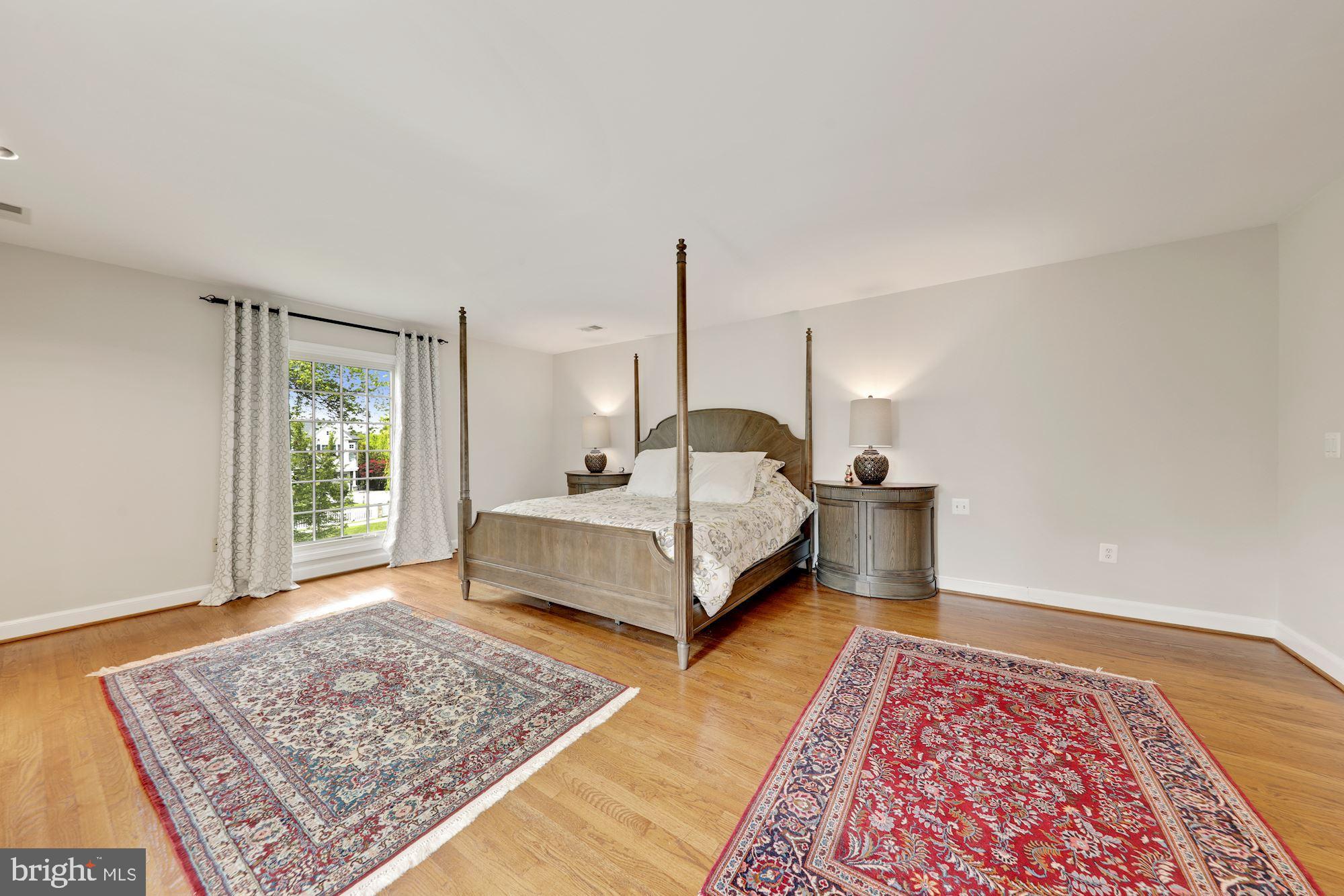 POTOMAC OUTSIDE - Residential