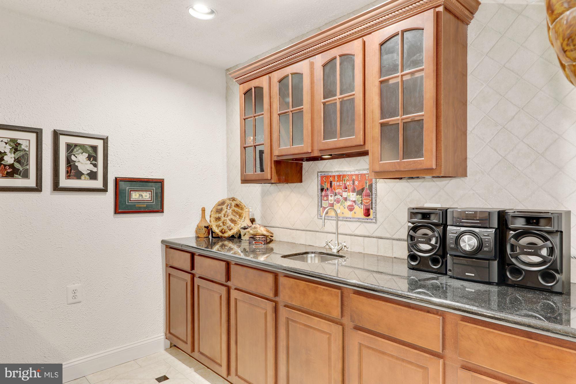 POTOMAC OUTSIDE - Residential