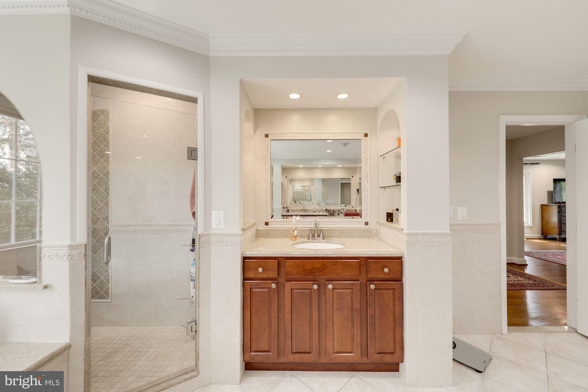 POTOMAC OUTSIDE - Residential