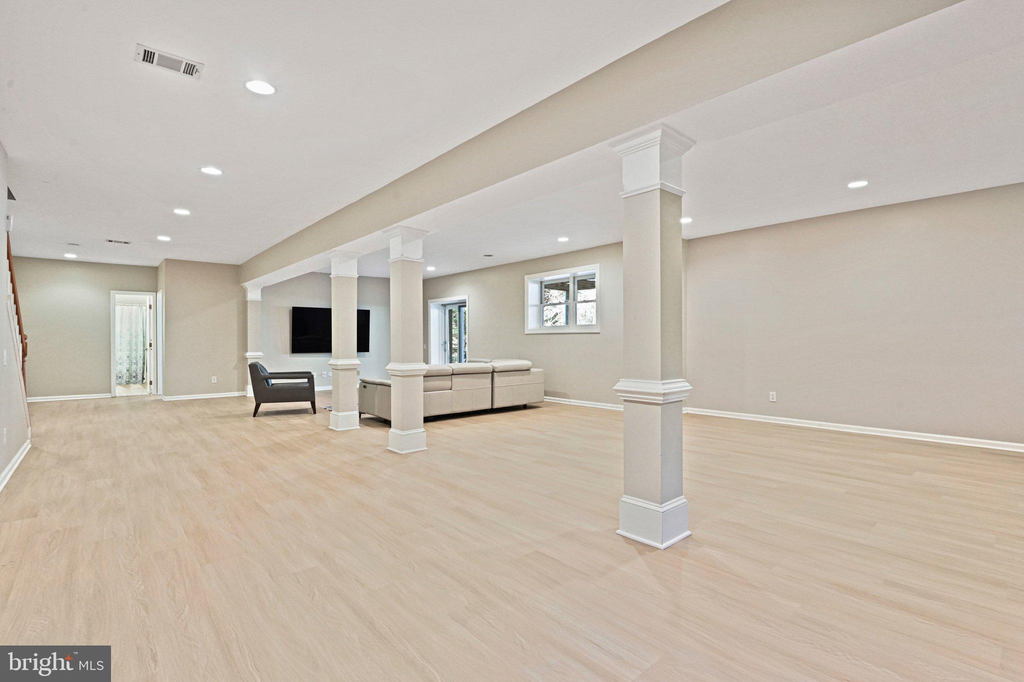 SMC MCLEAN - Residential