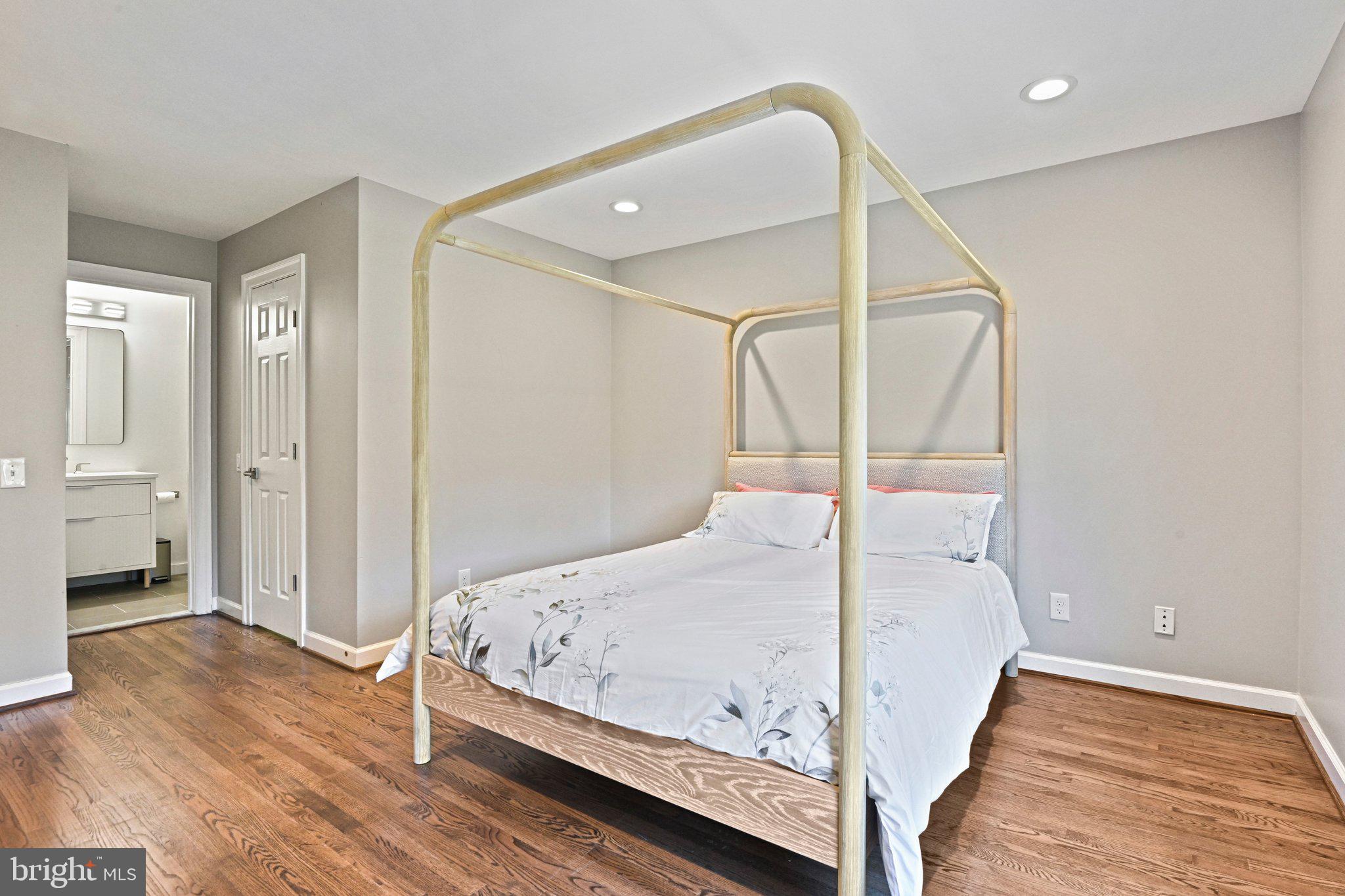 SMC MCLEAN - Residential