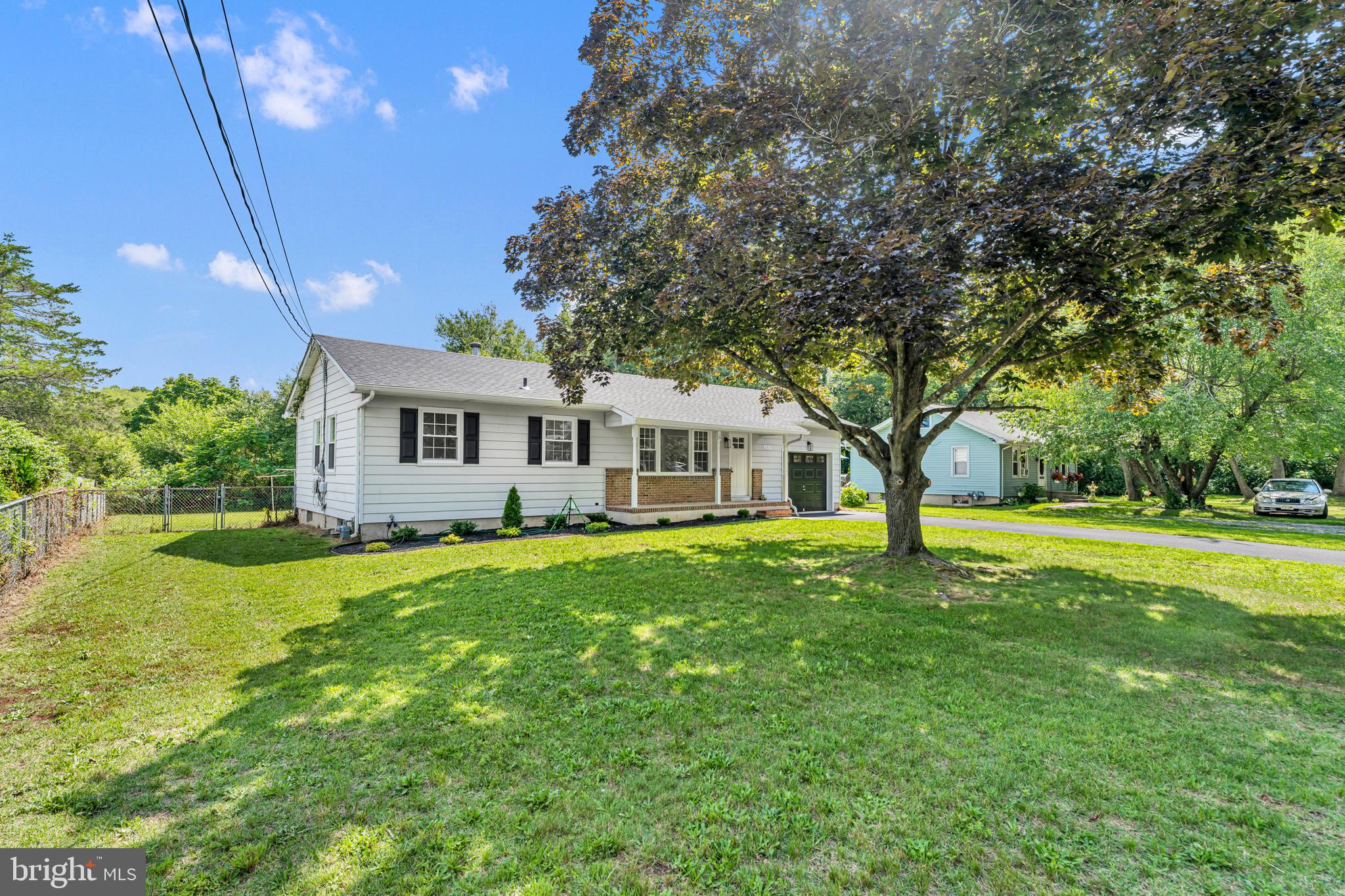 637 PLEASANT DRIVE