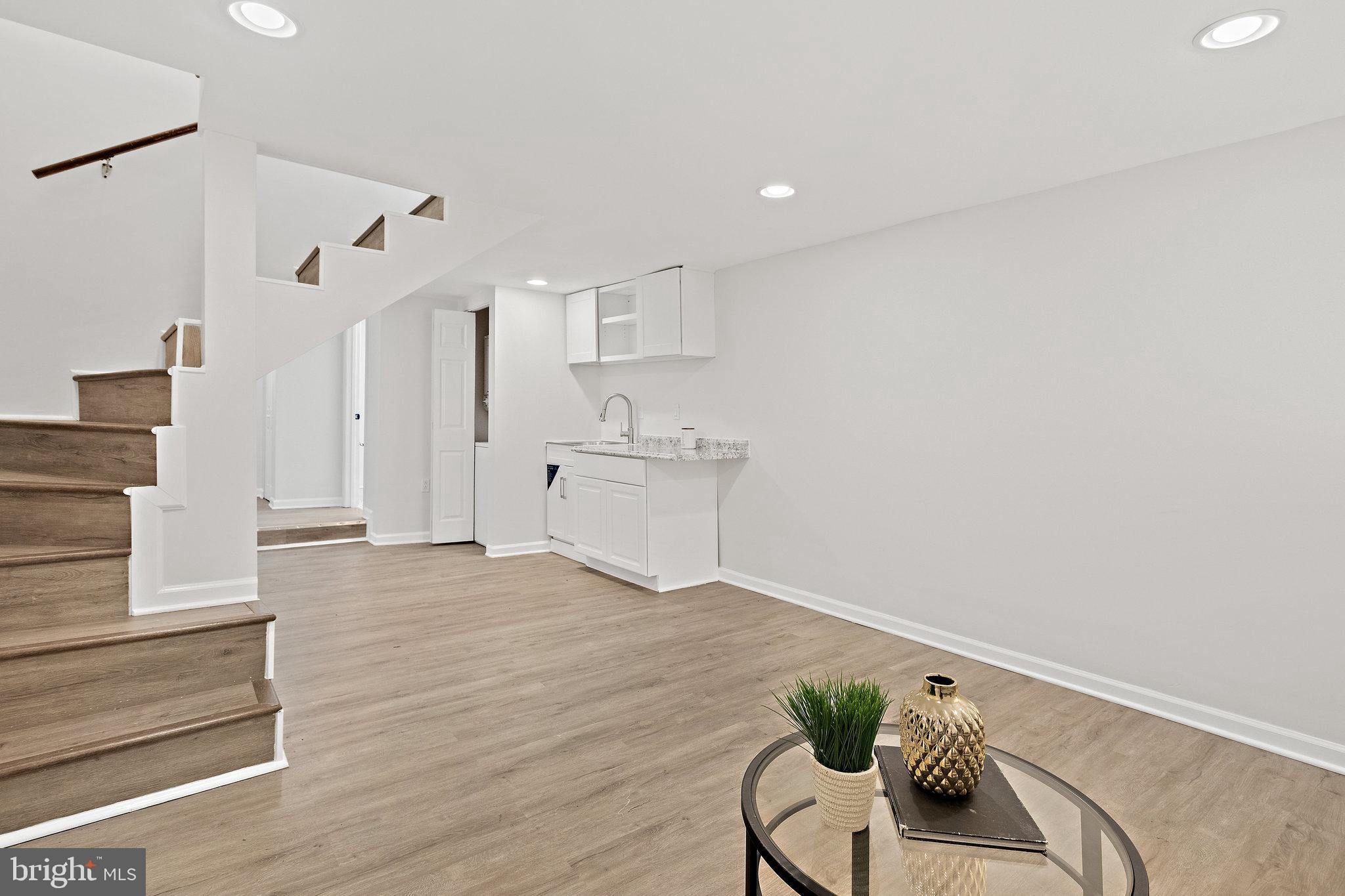 CARMODY HILLS - Residential