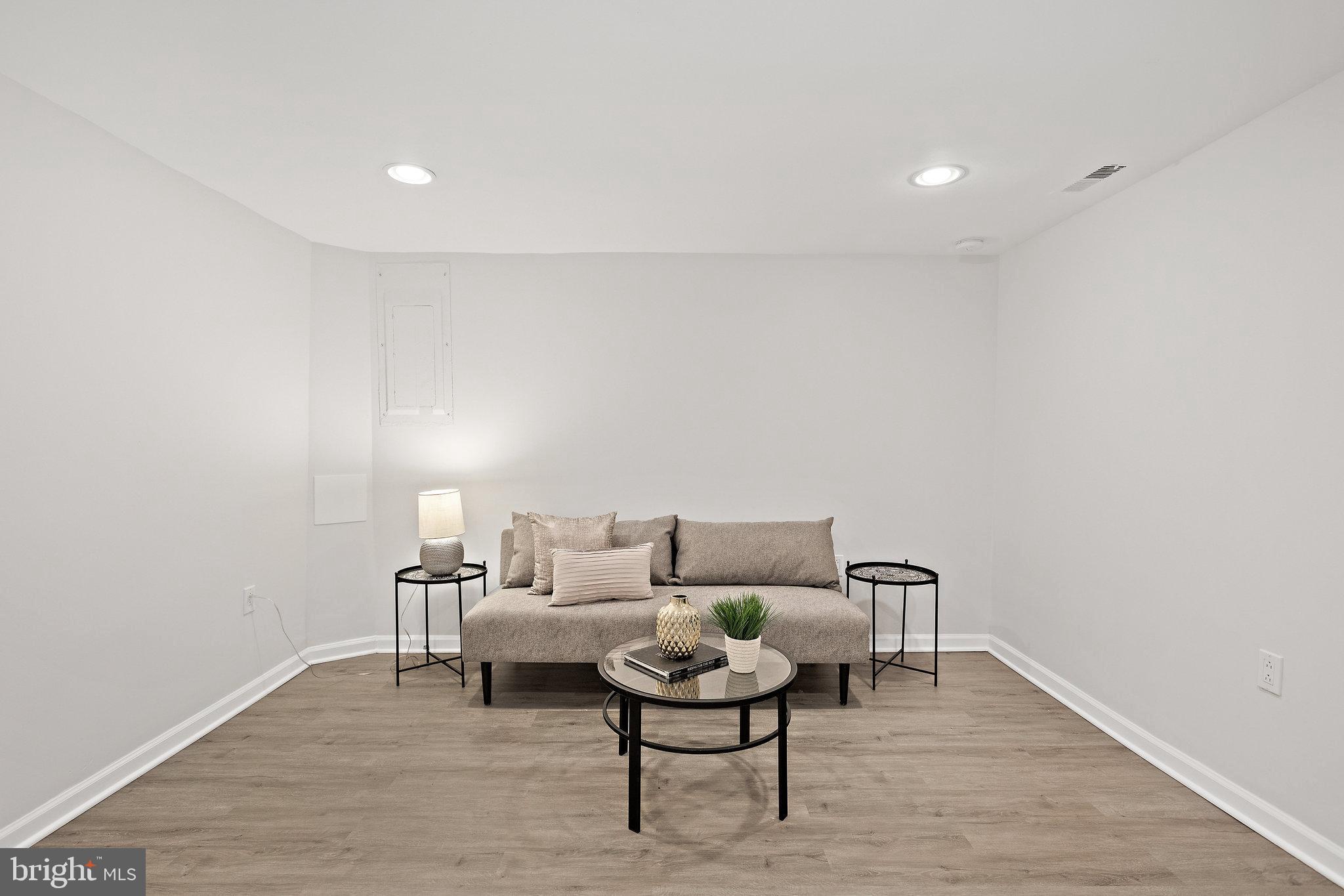 CARMODY HILLS - Residential