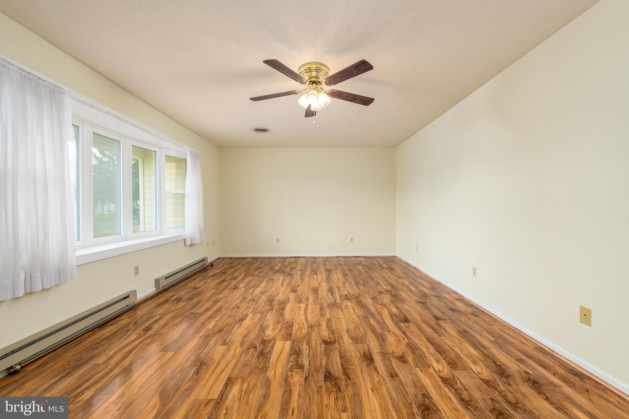 SOUTHLAWN - Residential