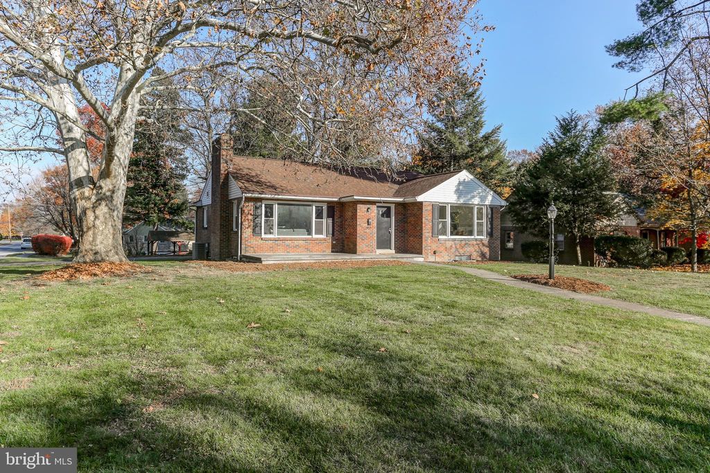 Photo of 459 Highlawn Avenue, Elizabethtown, PA 17022 (MLS # PALA2043562)