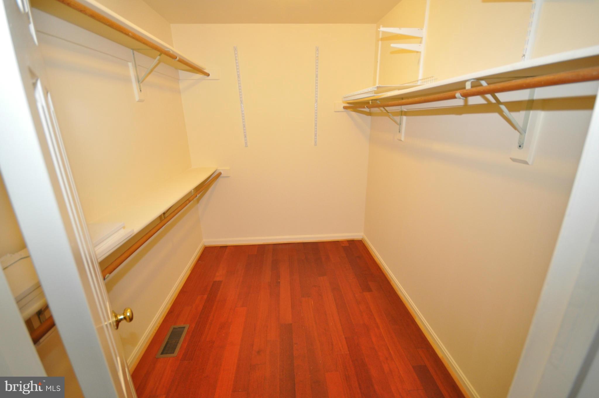 LANDSDOWNE - Residential Lease