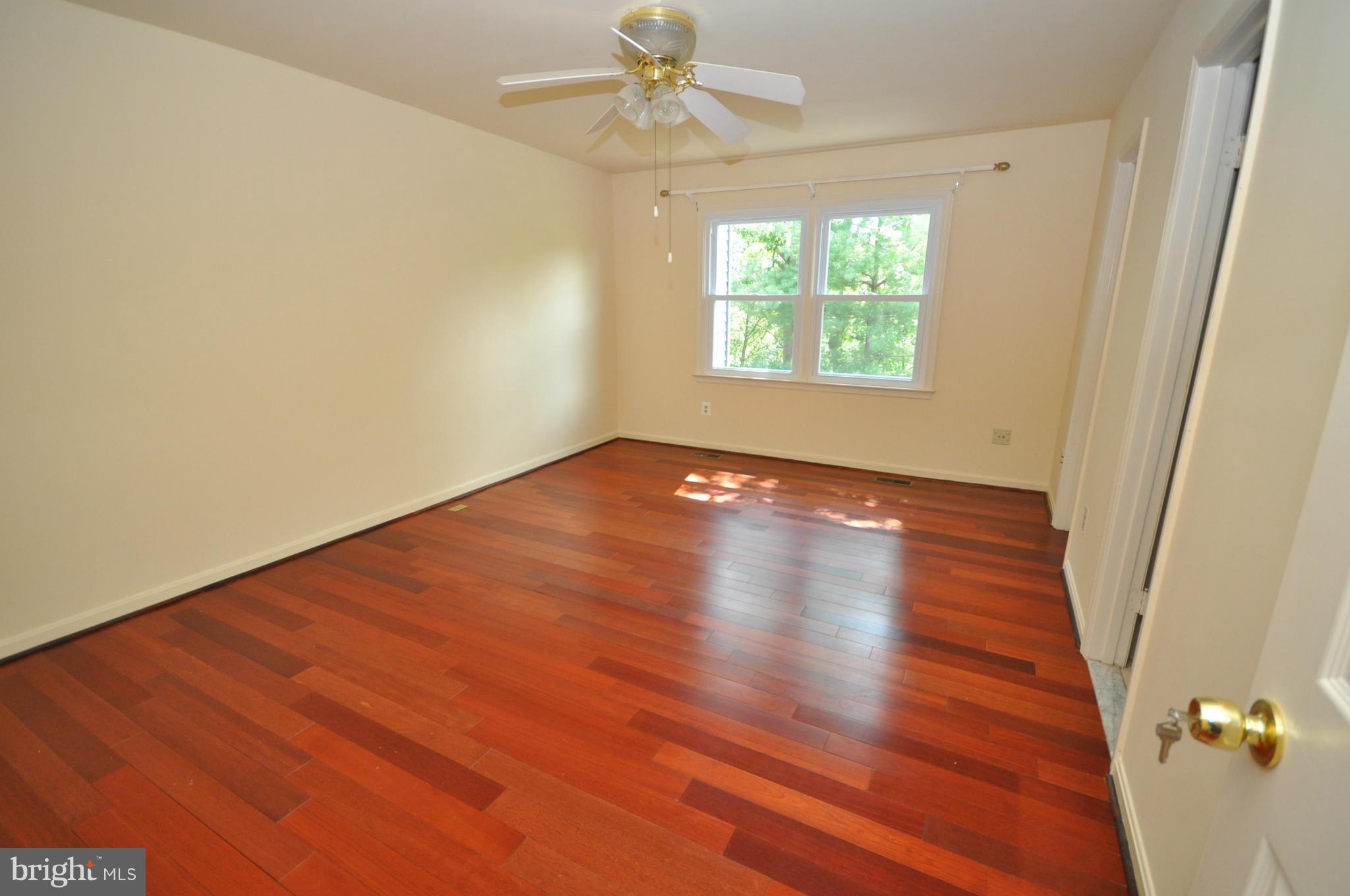 LANDSDOWNE - Residential Lease