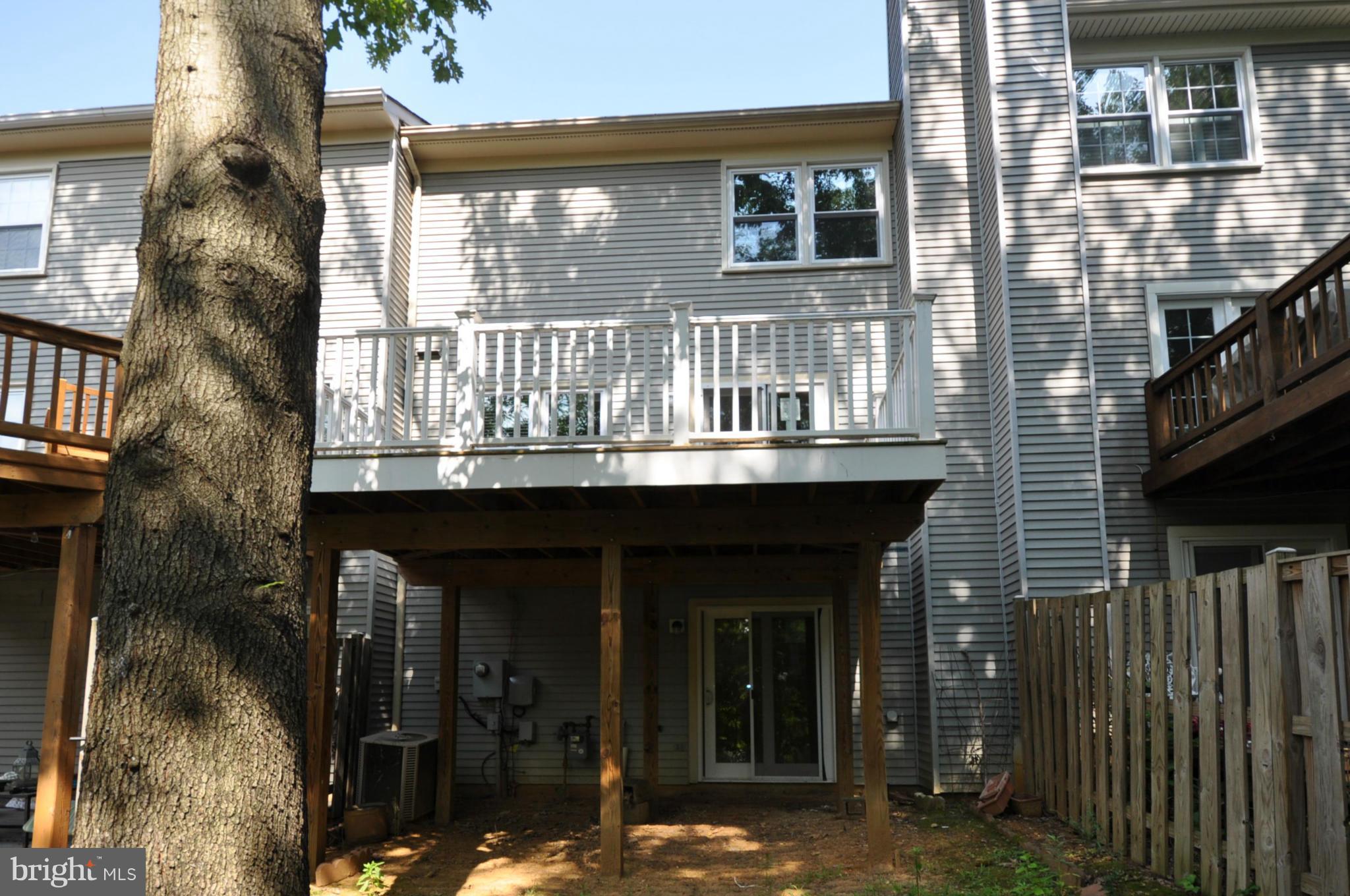 LANDSDOWNE - Residential Lease