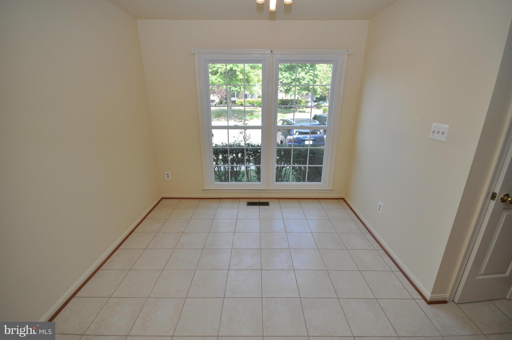 LANDSDOWNE - Residential Lease