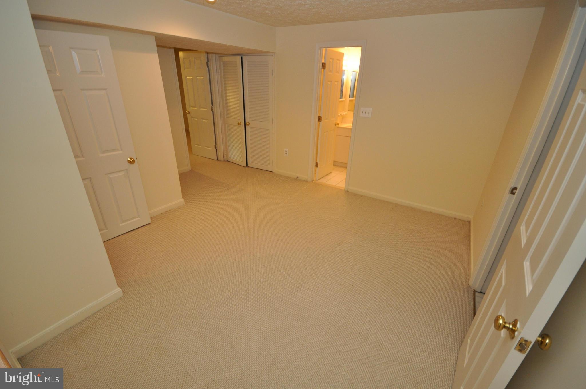 LANDSDOWNE - Residential Lease