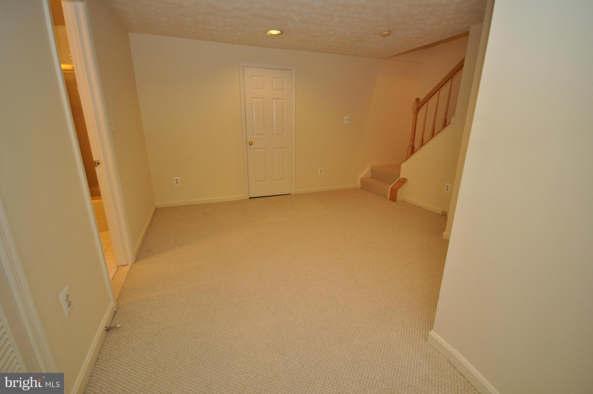 LANDSDOWNE - Residential Lease