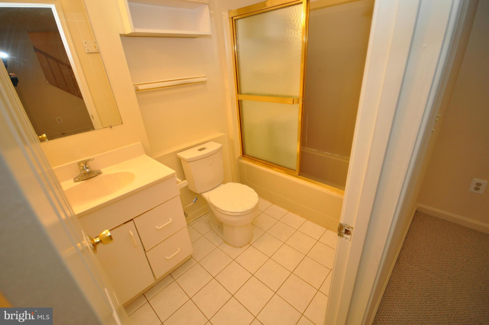 LANDSDOWNE - Residential Lease