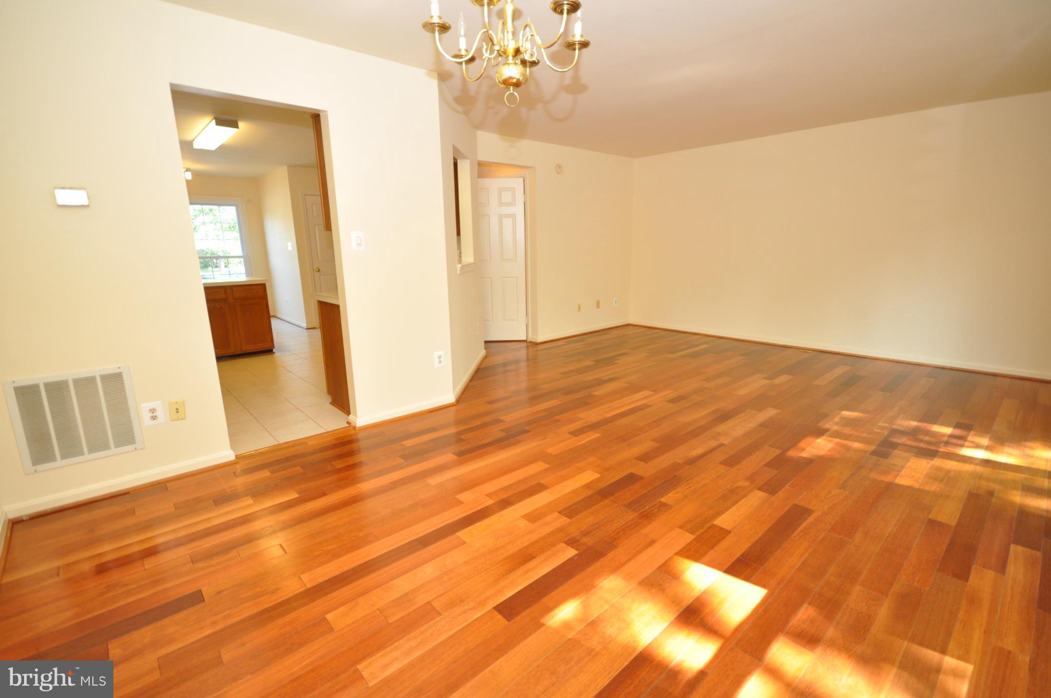 LANDSDOWNE - Residential Lease