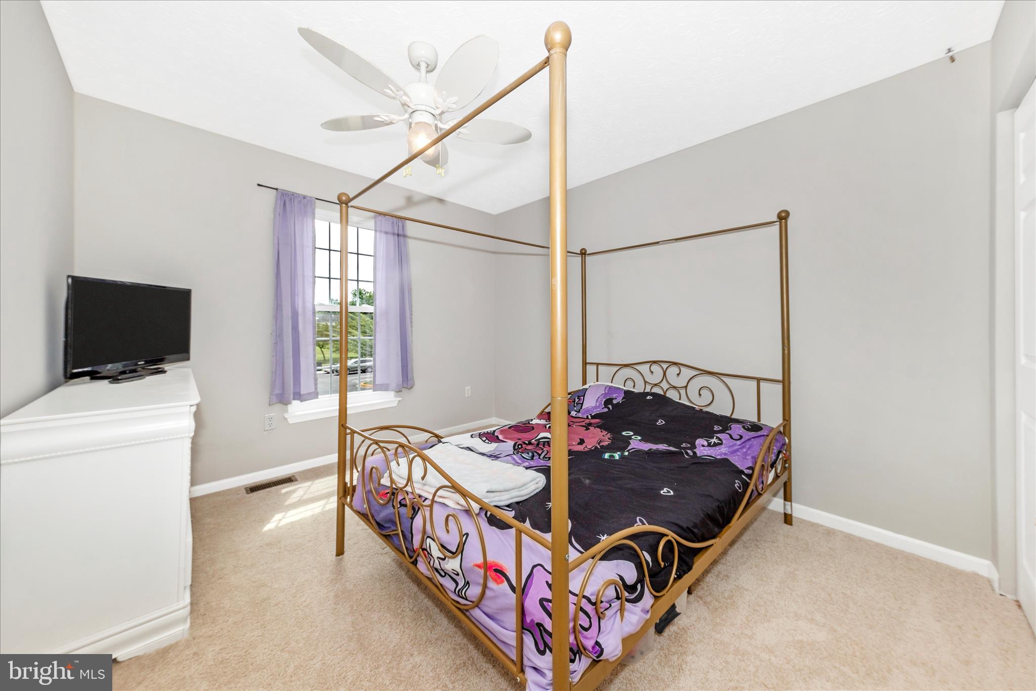 ROBIN MEADOWS - Residential