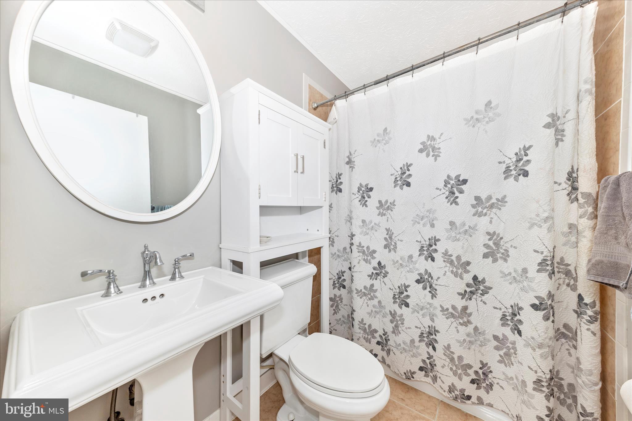 ROBIN MEADOWS - Residential