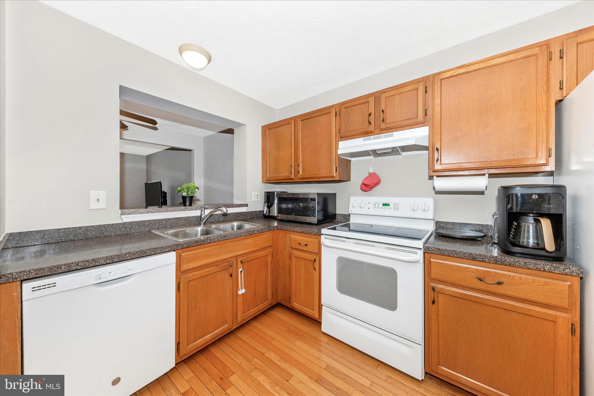 ROBIN MEADOWS - Residential