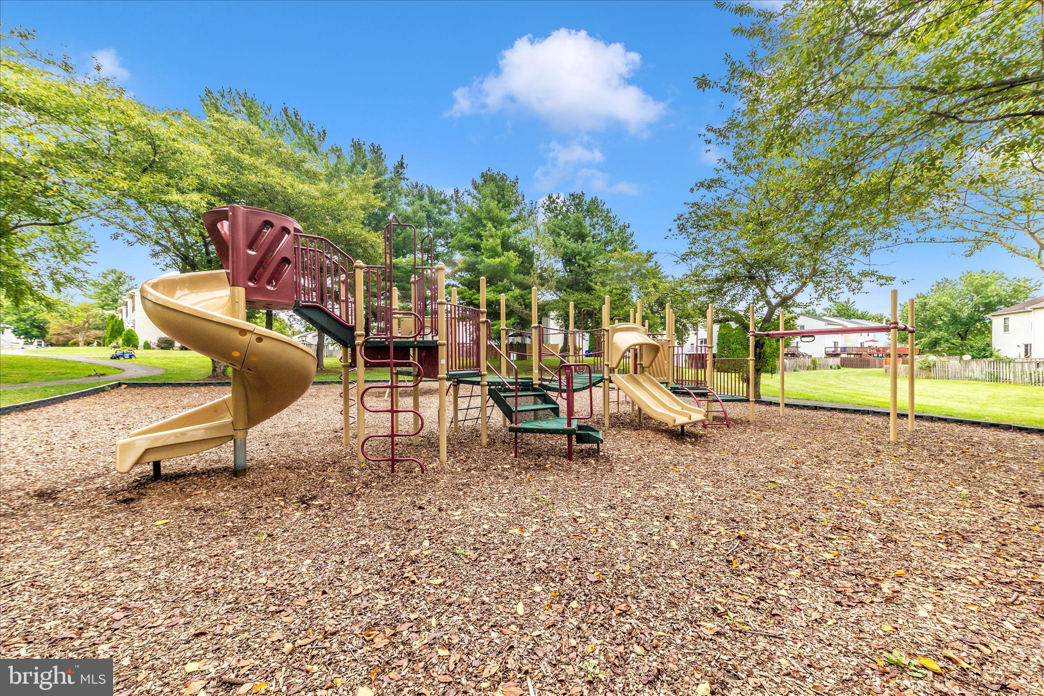 ROBIN MEADOWS - Residential