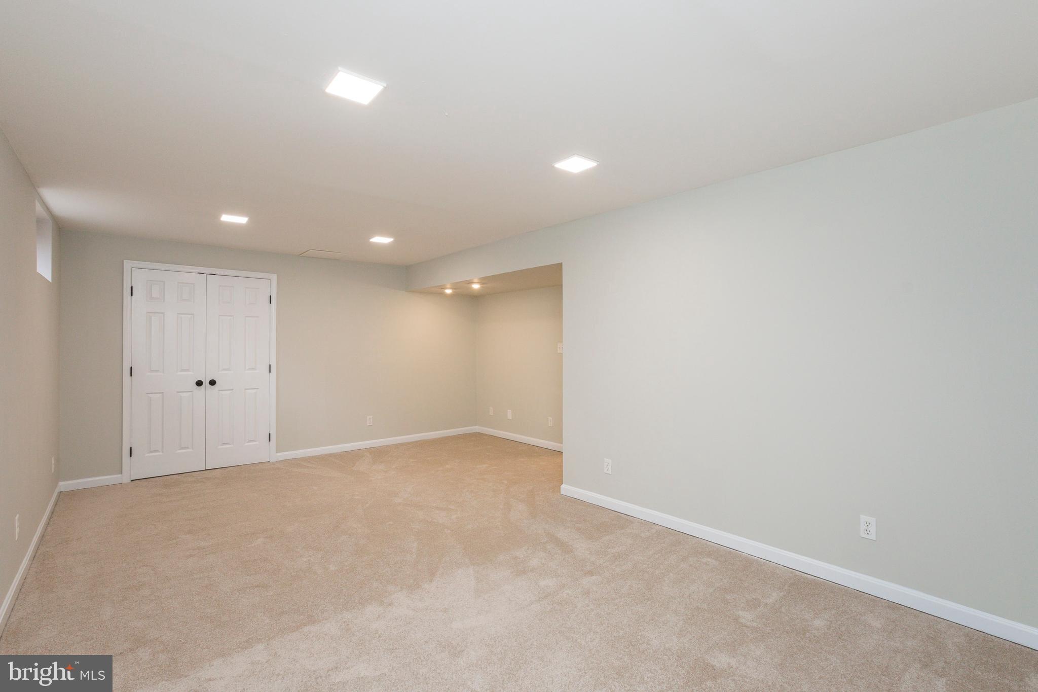 WILLOW BROOK - Residential