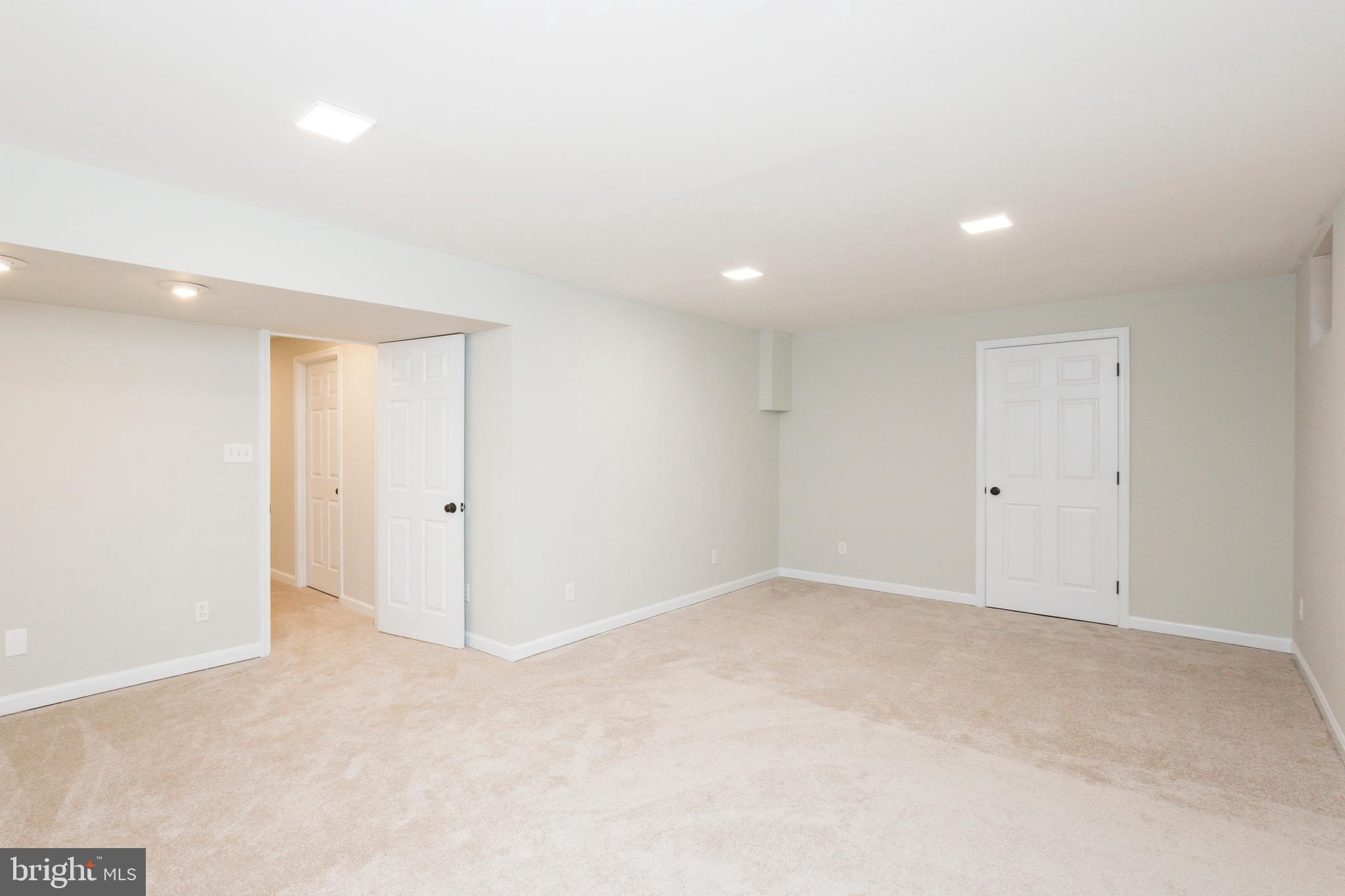 WILLOW BROOK - Residential