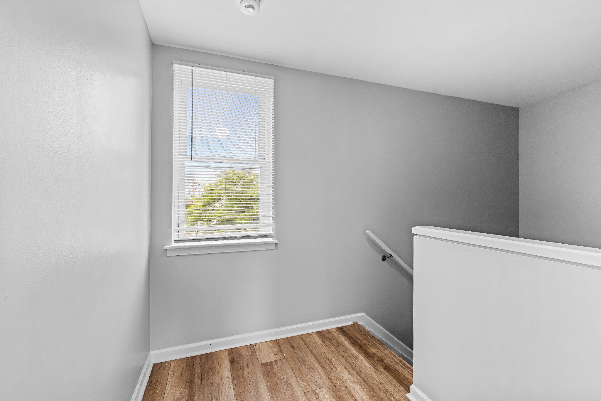 HOLLINS MARKET - Residential