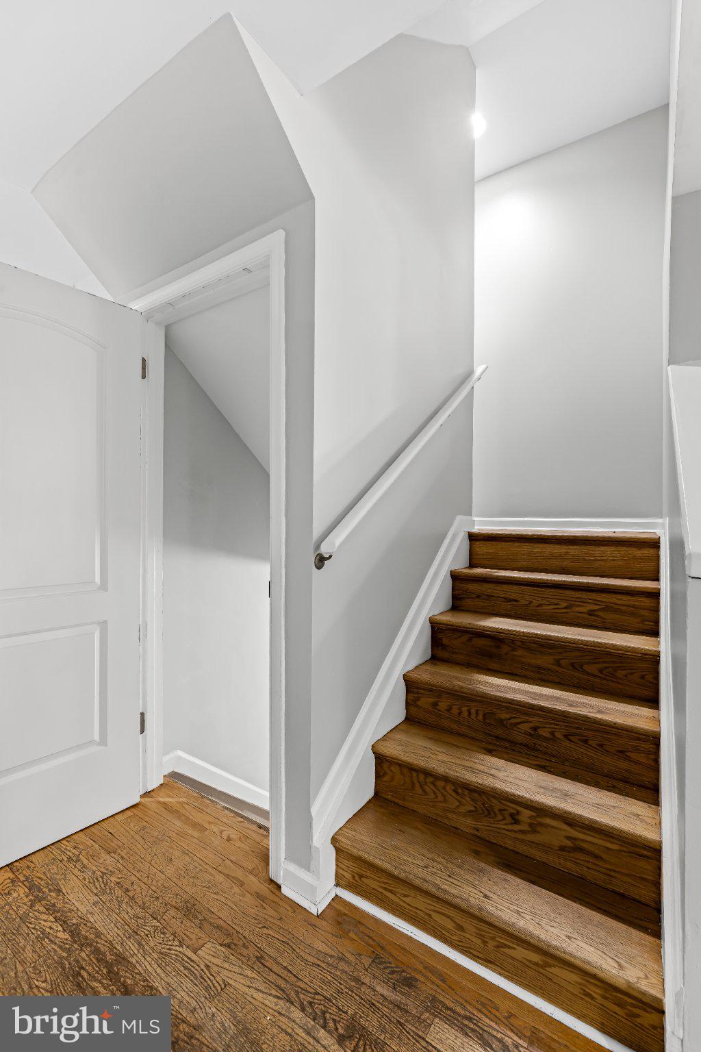 HOLLINS MARKET - Residential