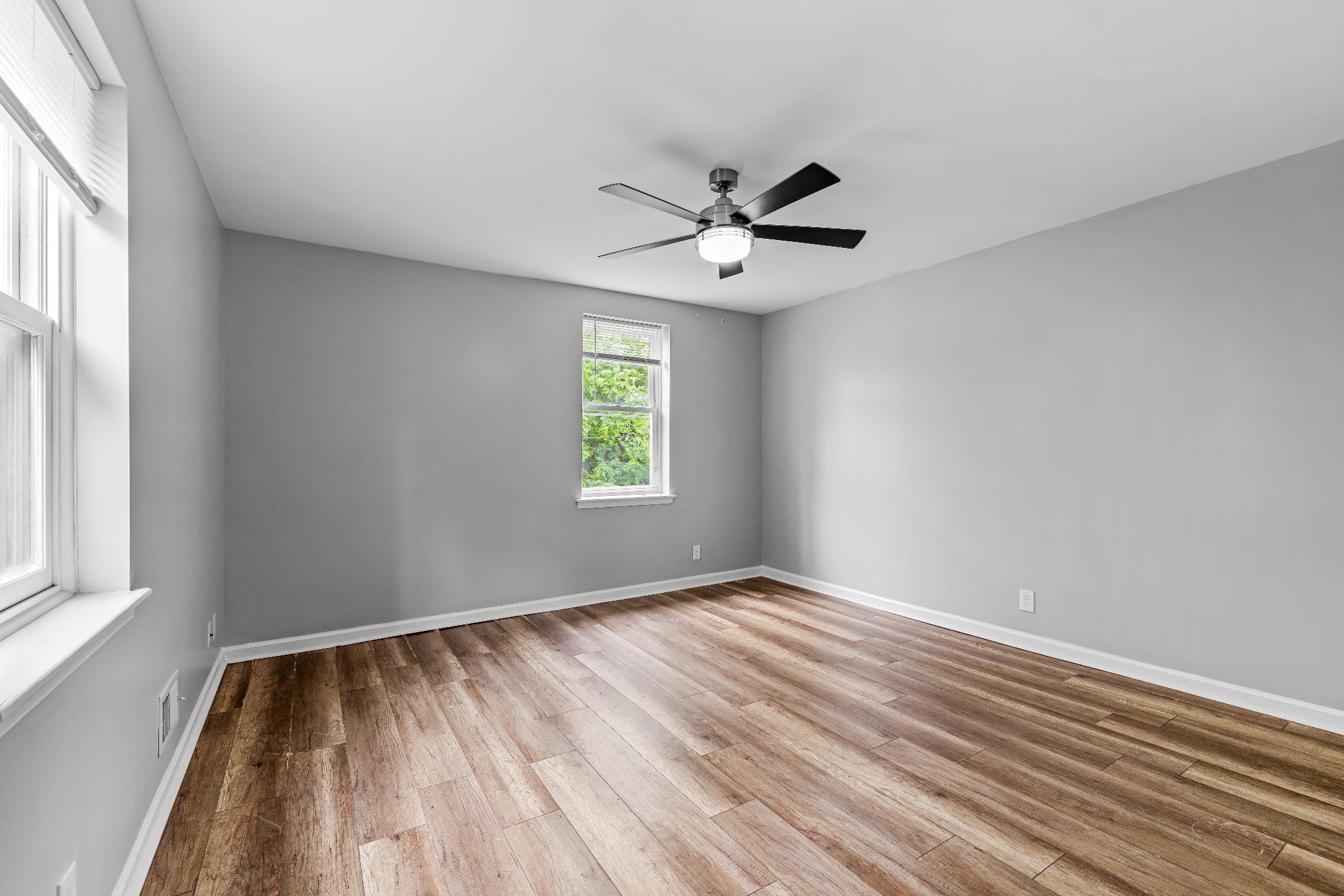 HOLLINS MARKET - Residential