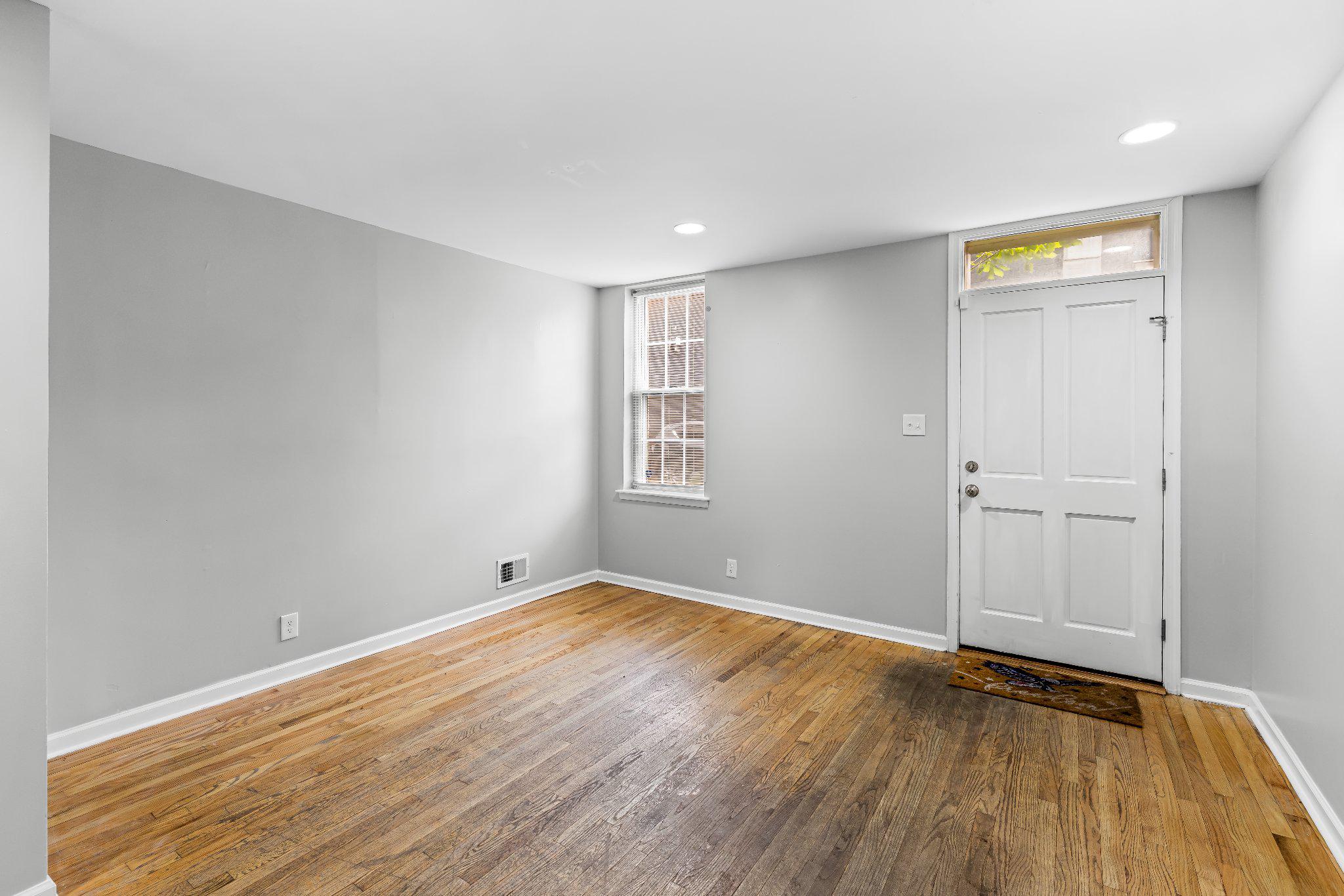 HOLLINS MARKET - Residential