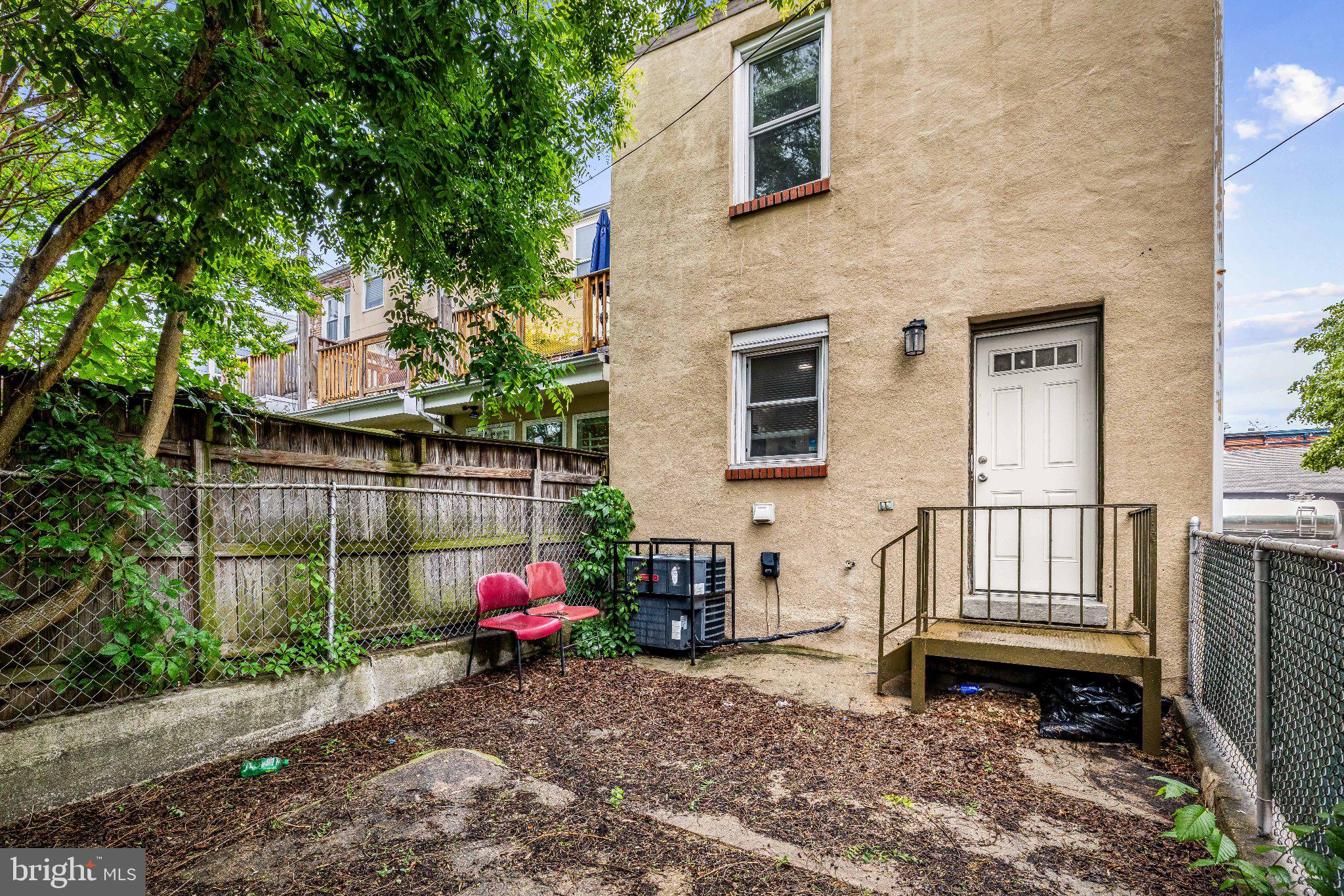 HOLLINS MARKET - Residential