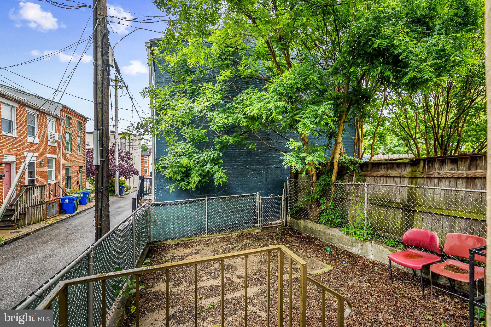 HOLLINS MARKET - Residential