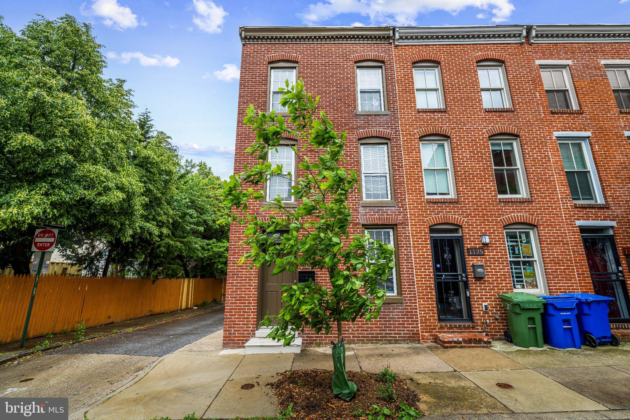 HOLLINS MARKET - Residential