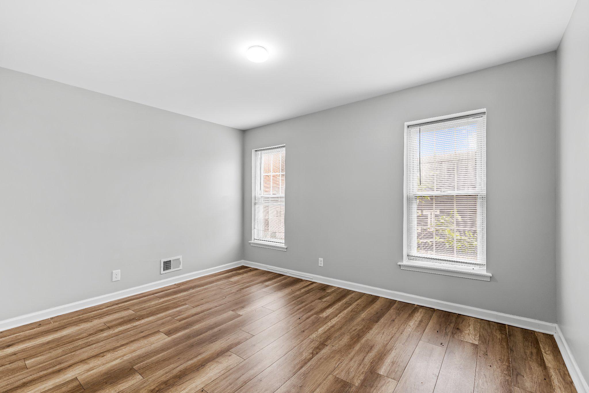 HOLLINS MARKET - Residential