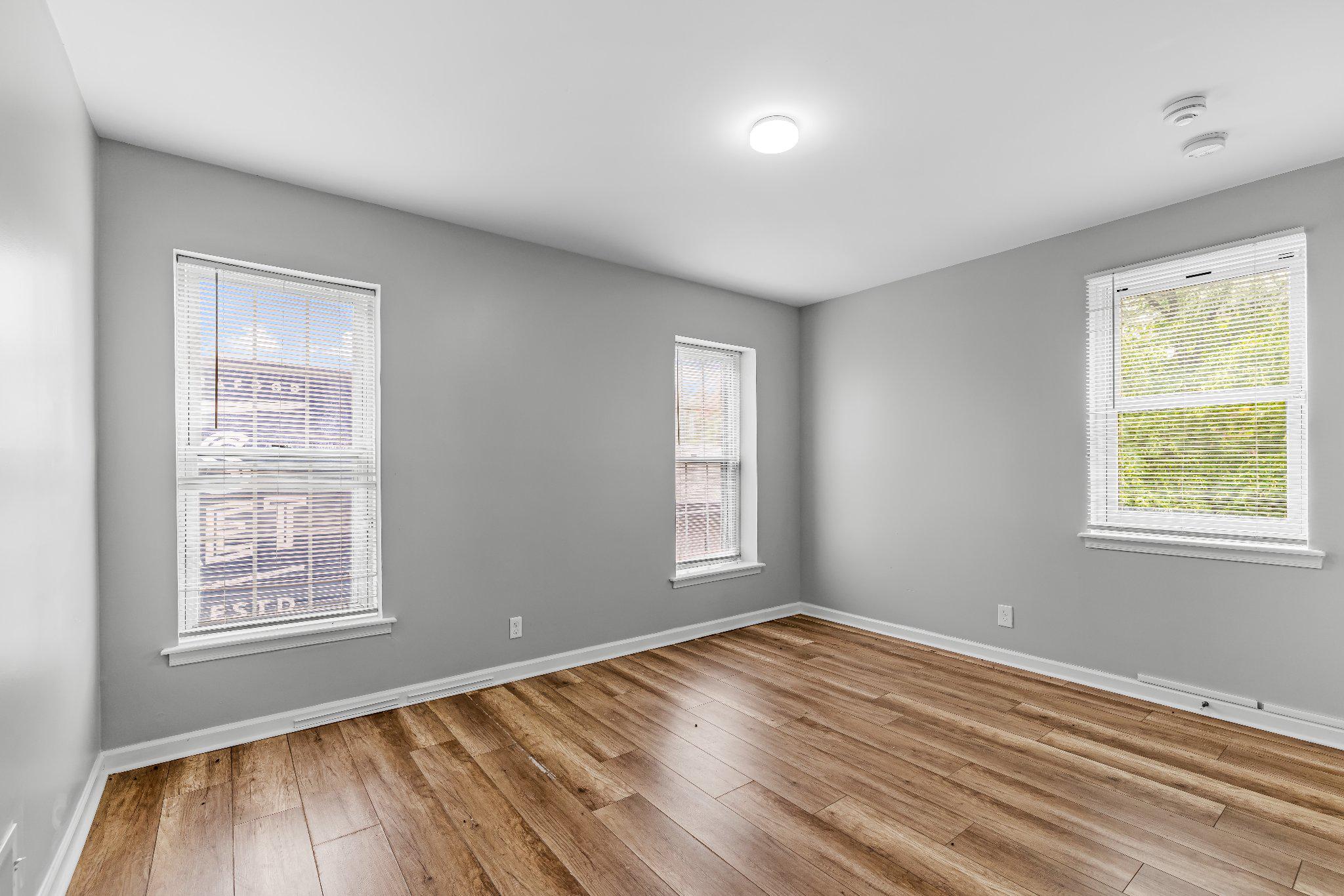 HOLLINS MARKET - Residential